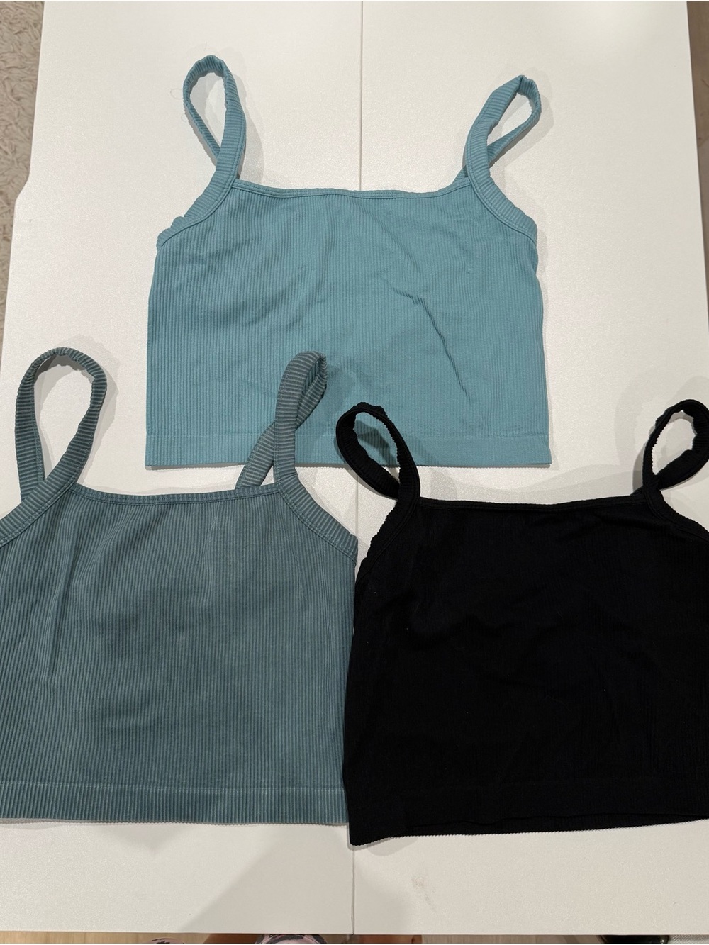 3 Colsie Ribbed Crop Tank Tops in Teal Green, Black and Turquoise
